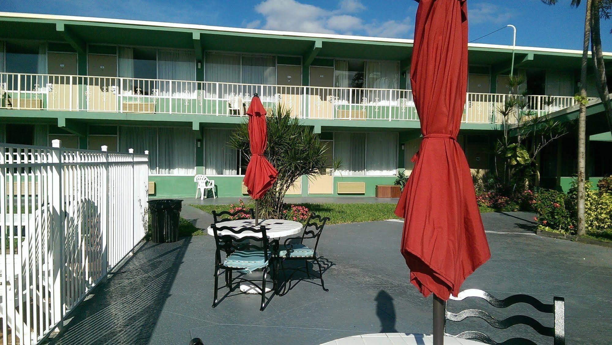 Boca Inn Бока Ратон Екстериор снимка